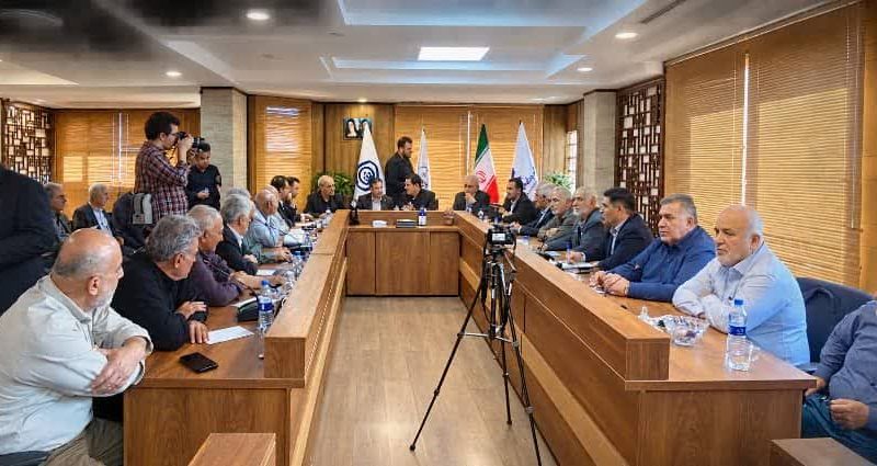 سخنان مطالبه‌گرانه عبدالحمید عبائی حسنی، رئیس هیئت‌مدیره کانون بازنشستگان و مستمری‌بگیران تأمین اجتماعی استان خوزستان و بازرس کانون عالی کشور در نشست با سرپرست سازمان تأمین اجتماعی«بازنشسته صدقه نمی‌خواهد؛ حق قانونی خود را می‌خواهد / نجابت بازنشستگان را به سکوت تعبیر نکنید / همسان‌سازی اصلاح، مطالبات معوق پرداخت، مزایای جانبی افزایش و امنیت درمانی تضمین شود»