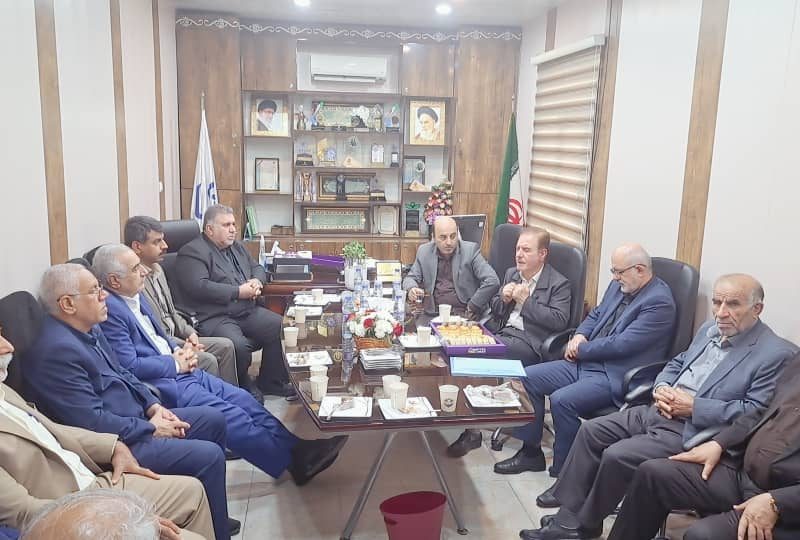 دیدار مدیر کل محترم تامین اجتماعی استان خوزستان به اتفاق مدیریت محترم درمان تامین اجتماعی استان خوزستان،با رئیس و اعضای هیئت مدیره و بازرسین کانون بازنشستگان ومستمری بگیران تامین اجتماعی استان خوزستان به مناسبت هفته تامین اجتماعی